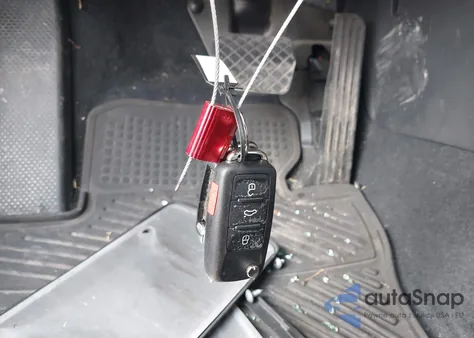 2018 Volkswagen Beetle 2.0T Coast/2.0T S z USA, uszkodzony, nr VIN 3VWFD7AT3JM709064